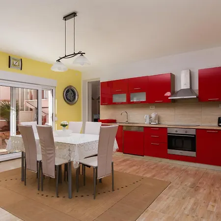 بيت للعطل Sky تروغير