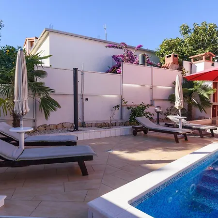 Sky بيت للعطل