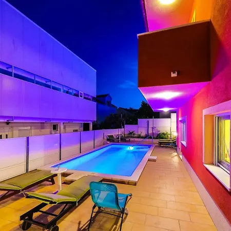 Sky بيت للعطل