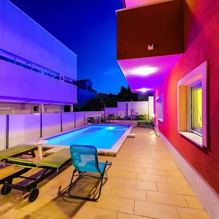 Sky بيت للعطل