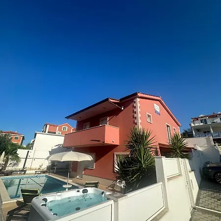 Nyaraló Sky *