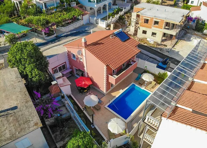 Sky Будинок відпочинку Чіово